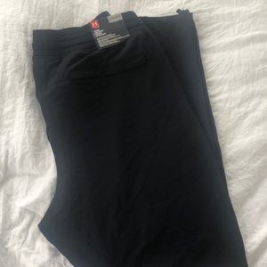 BRAND NEW men’s tapered leg pant